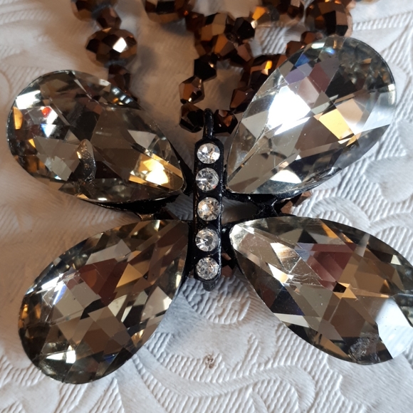 Beaded butterfly necklace - Picture 5 of 5